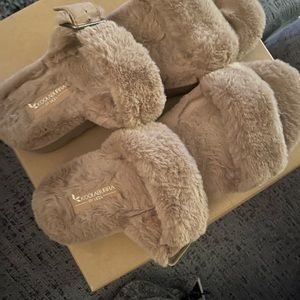 Fur Koolaburra Slides